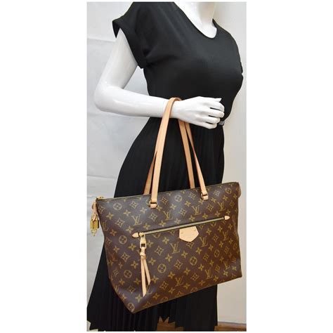 louis vuitton iena monogram